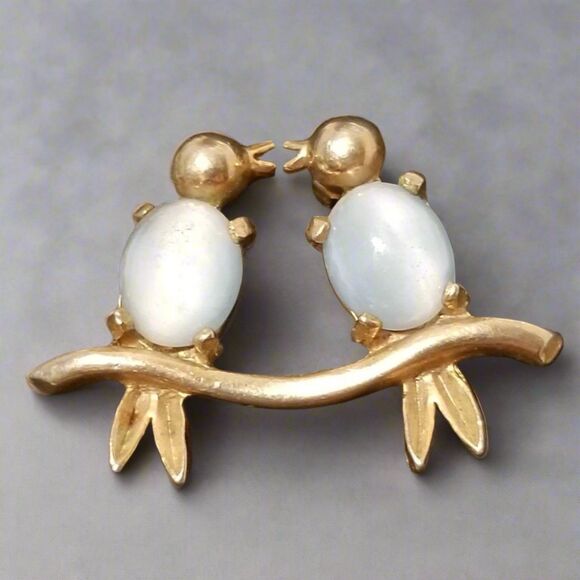 Vintage Kissing Bird Brooch - Picture 1 of 5